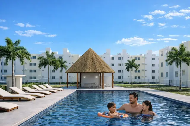 Alberca con Palapa en Aura Nova Cancún